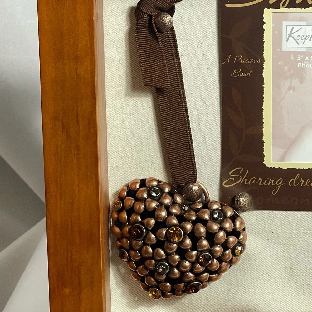 Pavilion Gift 2006 Sister Shadowbox Frame with Hanging Heart  Photo